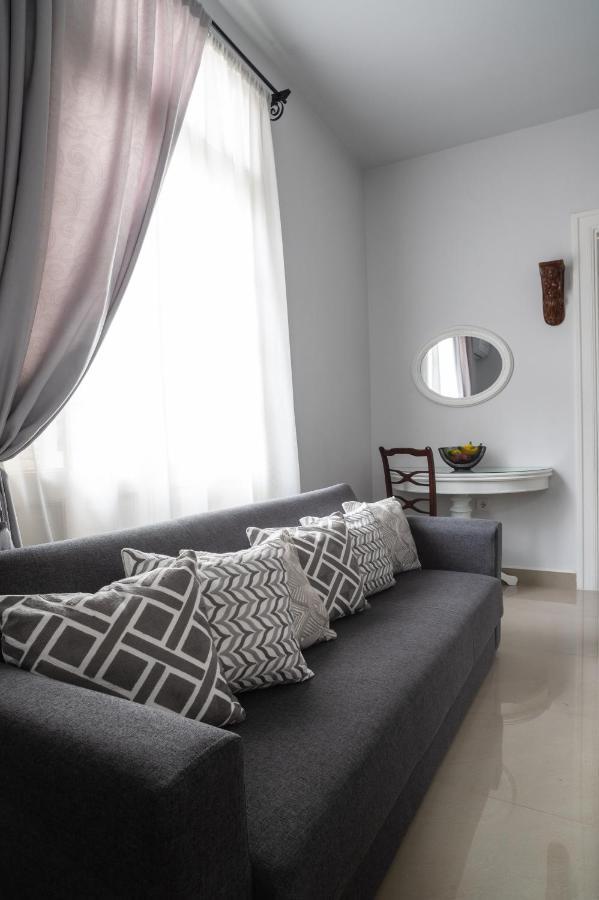 Polytimon, An Athenian Neoclassical Apartment Bagian luar foto