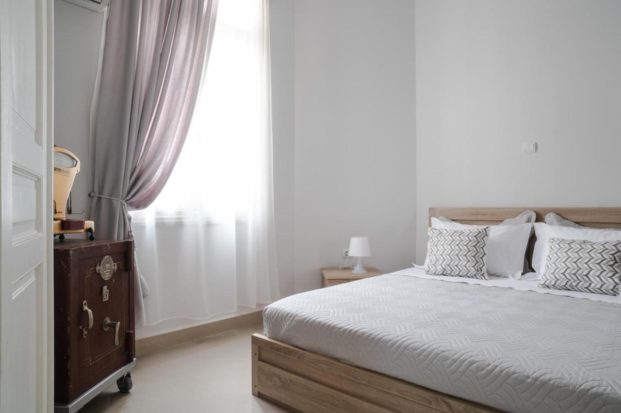 Polytimon, An Athenian Neoclassical Apartment Bagian luar foto