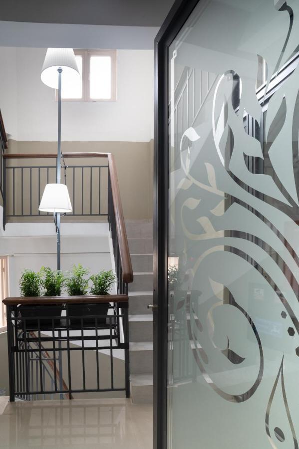 Polytimon, An Athenian Neoclassical Apartment Bagian luar foto